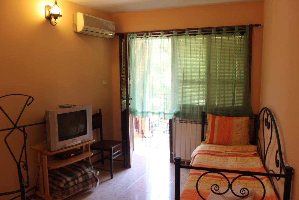 Guest House Chinarite Σαντάνσκι Δωμάτιο φωτογραφία