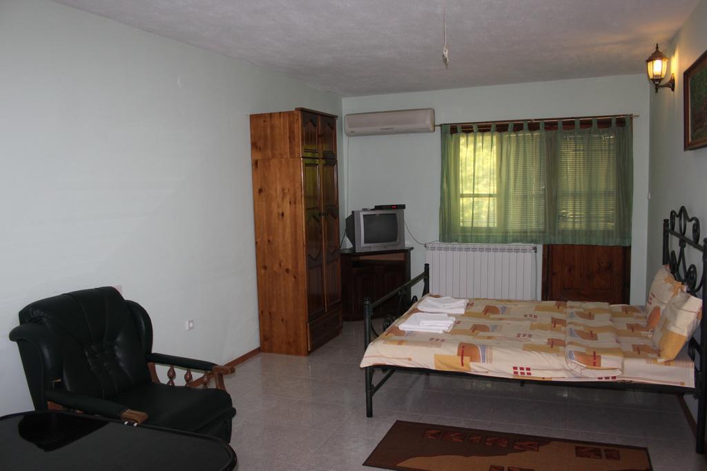 Guest House Chinarite Σαντάνσκι Δωμάτιο φωτογραφία